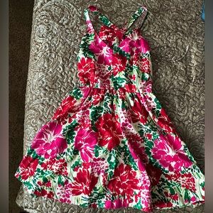 Never worn NWT Vineyard Vines fit and flare mini dress in brush floral size 10